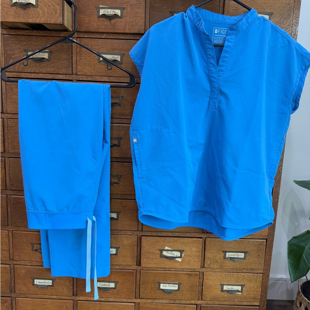 Capri blue figs set